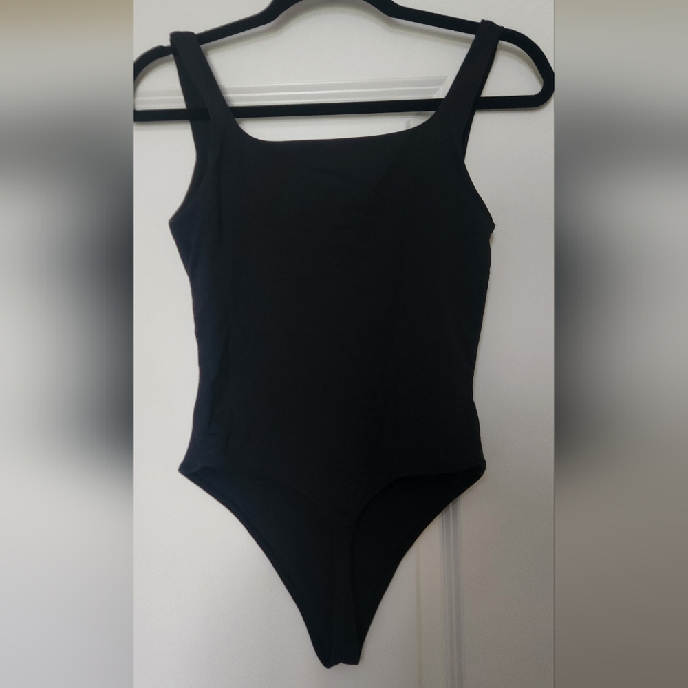 Aritzia Babaton Bodysuit